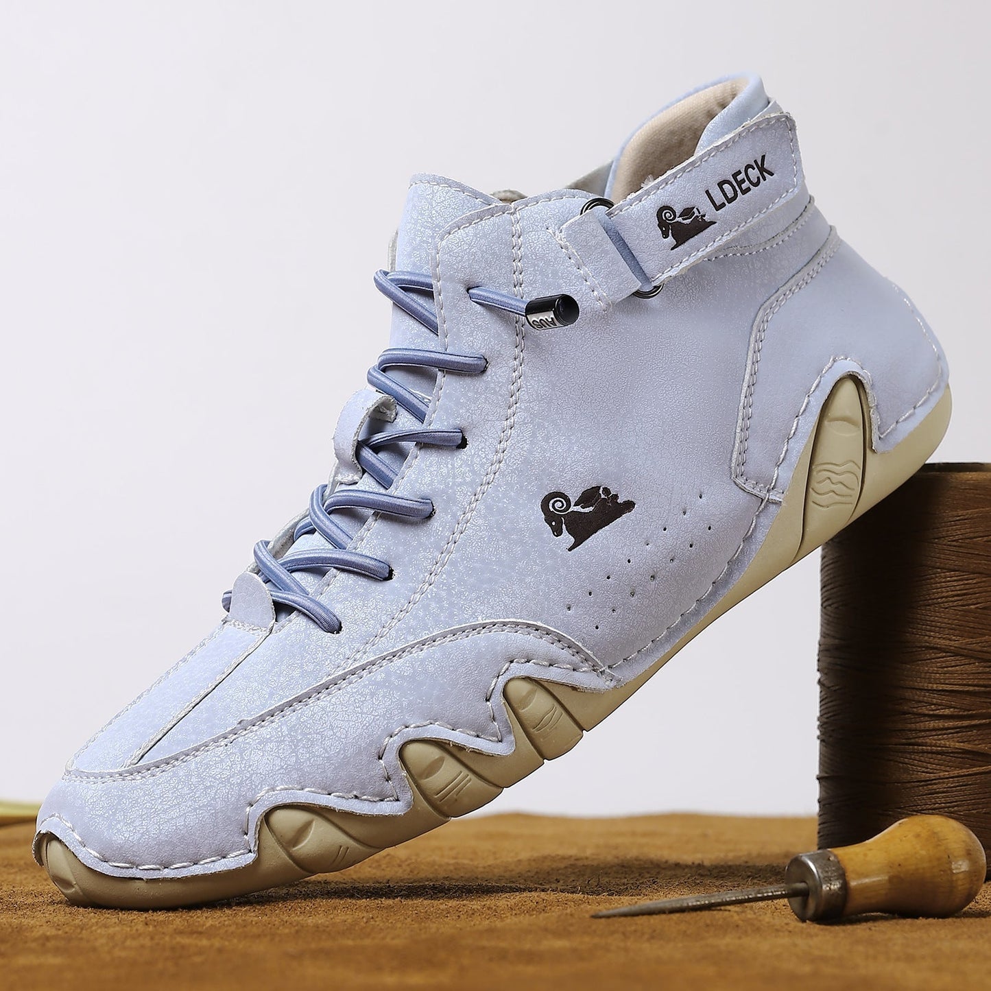 LDeck - Waterproof and breathable orthopedic shoes