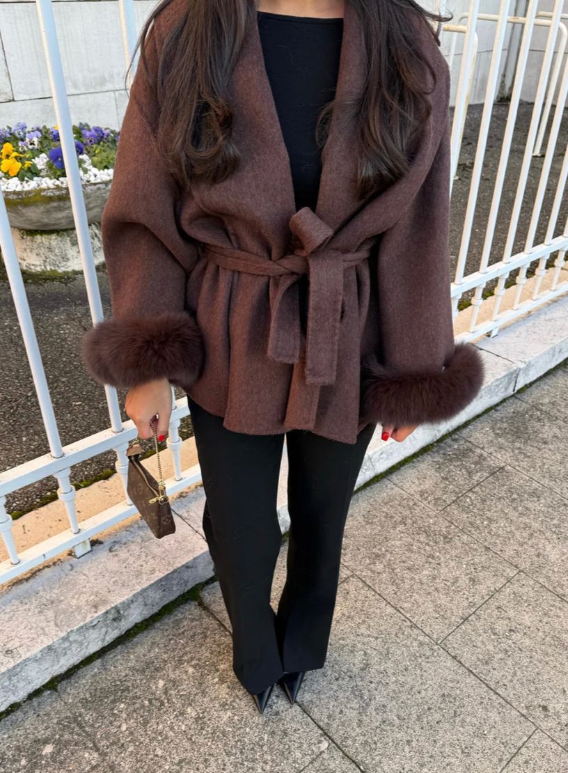 SET: COAT & LEATHER BOOTS