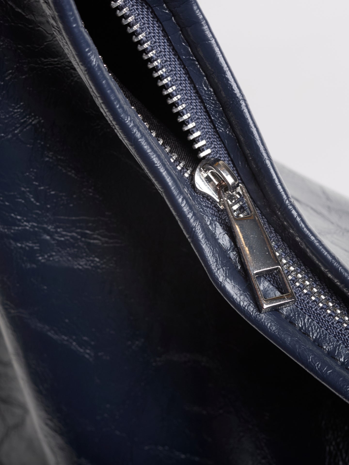 Distressed Leather  Scarlett Tote – By Valora Designs